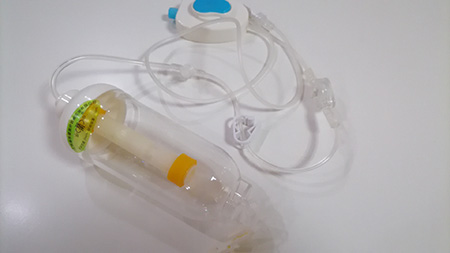 兒童白血病化療中，輸注泵聯(lián)合鞘內(nèi)注射的操作流程與風(fēng)險防控要點是什么？